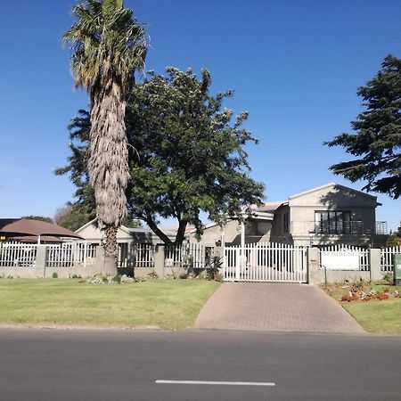 Sedibeng Guest House Vereeniging Exterior foto